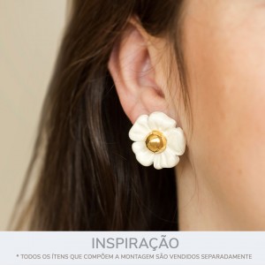 Brinco Flor Ouro com Marfim 25mm